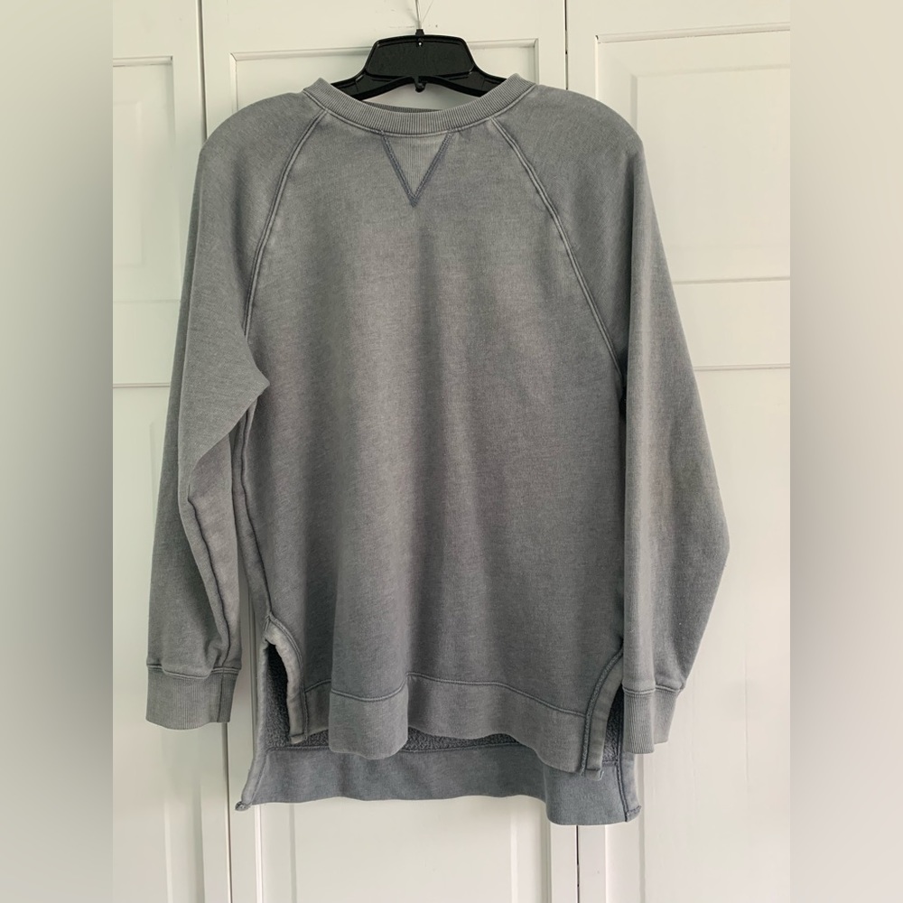 Women’s XS, gray crewneck sweater